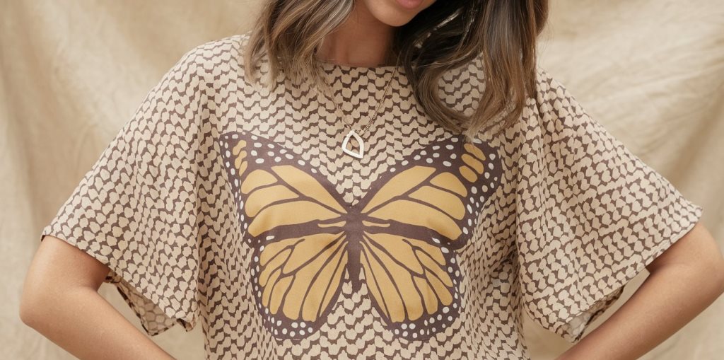 Blusas en Forma de Mariposa